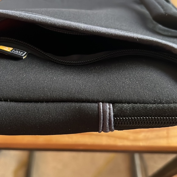 NWT CASE LOGIC Laptop Bag - Picture 6 of 6